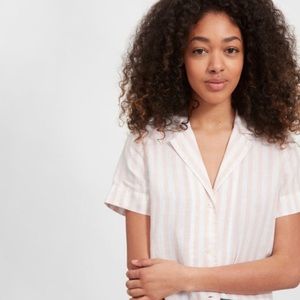 Everlane Linen Notch Short Sleeve top